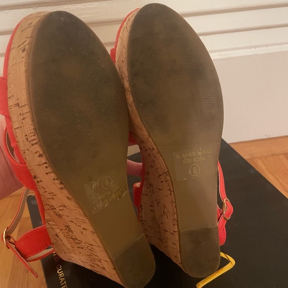 Coral cork wedges from Lulu’s - Picture 5 of 7